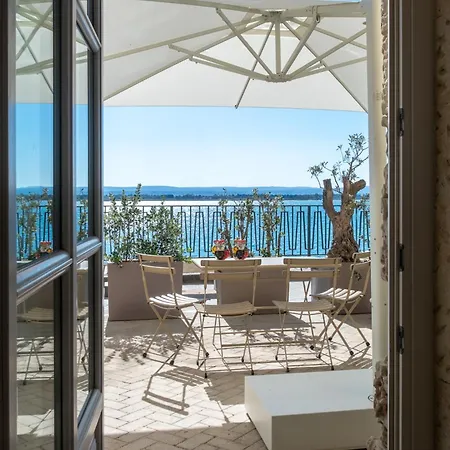Palazzo Alfeo Apartmanhotel Szirakúza