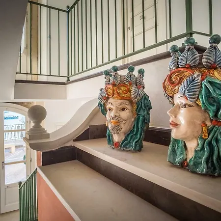 Palazzo Alfeo 4* סירקוזה